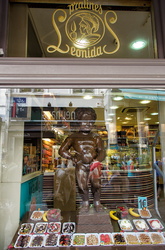 Leonidas chocolate shop on Rue de l'Etuve